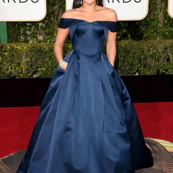 Gina Rodriguez en Zac Posen.