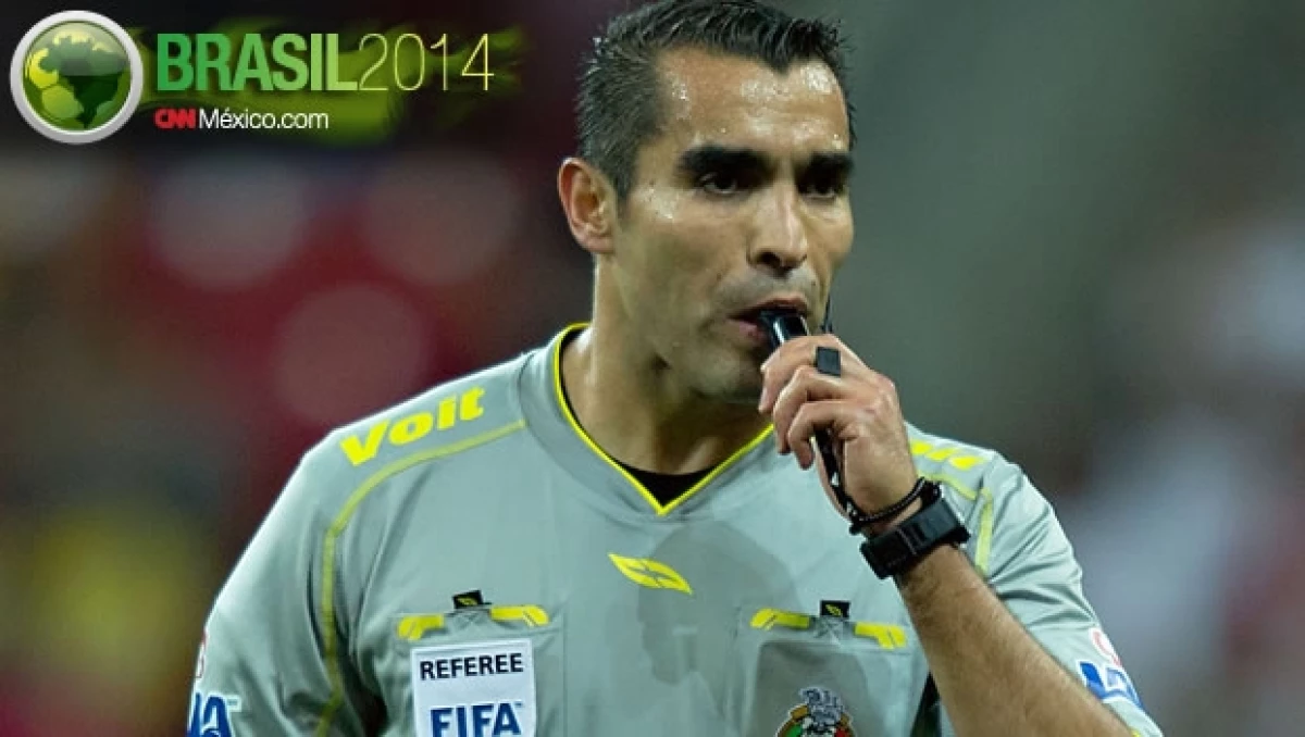 El árbitro mexicano Marco Antonio Rodríguez arranca este martes su participación en el Mundial de Brasil 2014