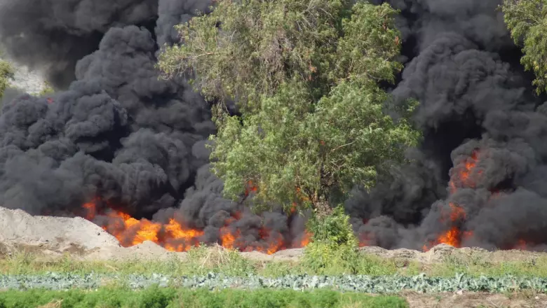 Cuerpos de emergencia tardaron más de 40 horas para controlar el fuego de un poliducto de Pemex en Quecholac, provocado por una toma clandestina. Del 14 al 16 de marzo.