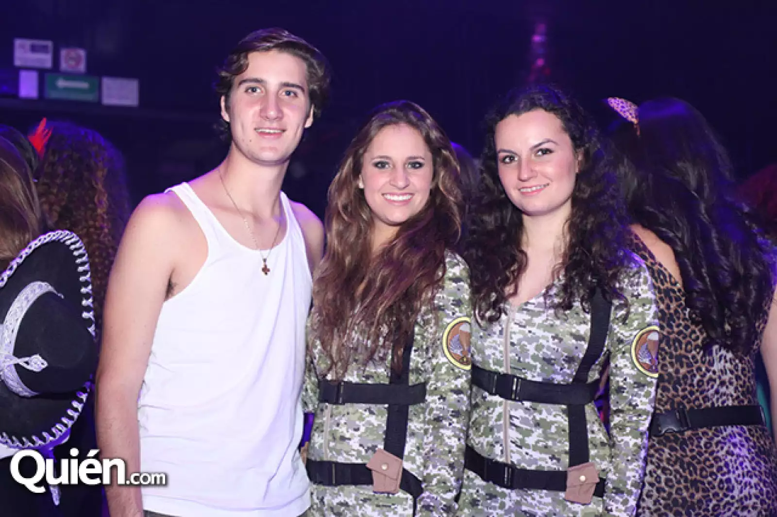 Mario González,Daniela Escobar y Maria Correa