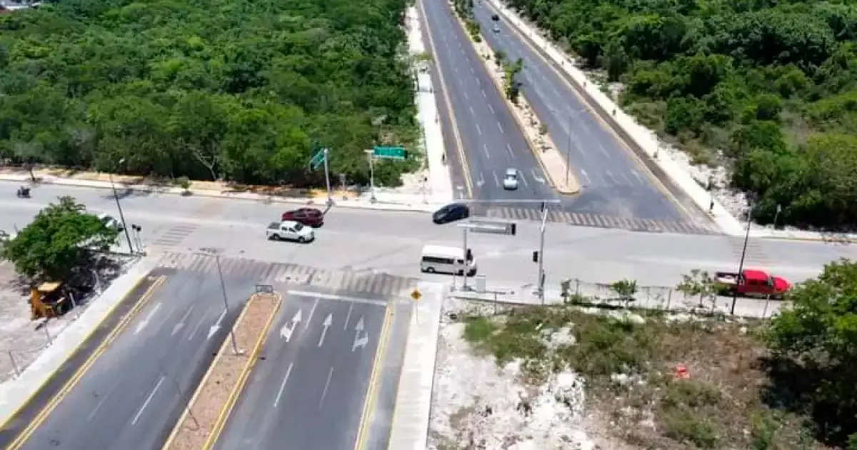 Carretera chueca en Playa del Carmen: ¿Por qué no debería estar diseñada así?