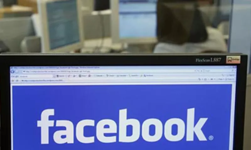 La popular red social obtuvo ingresos promedio por usuario de 1.21 dólares. (Foto: Reuters)