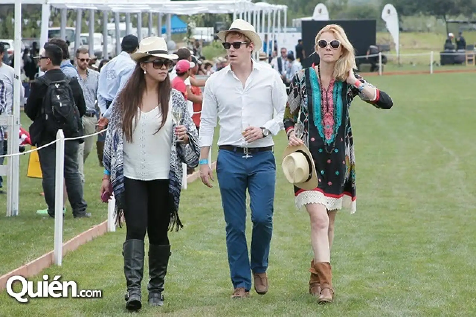 Karla de la Garza,Clement Wiart y Gala Halyna