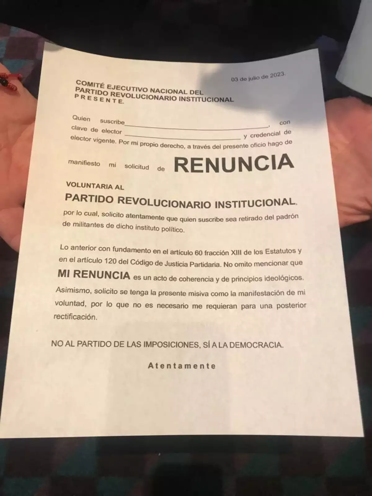 Formato de renuncia de priistas