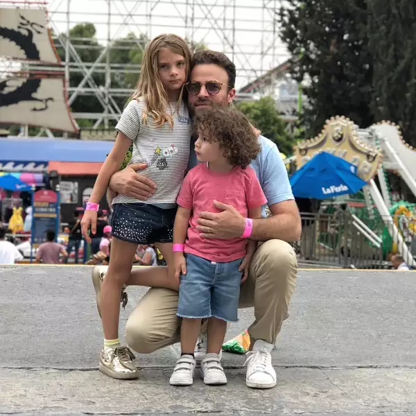 Maximiliano Villegas y sus hijos, Victoria y Oliver