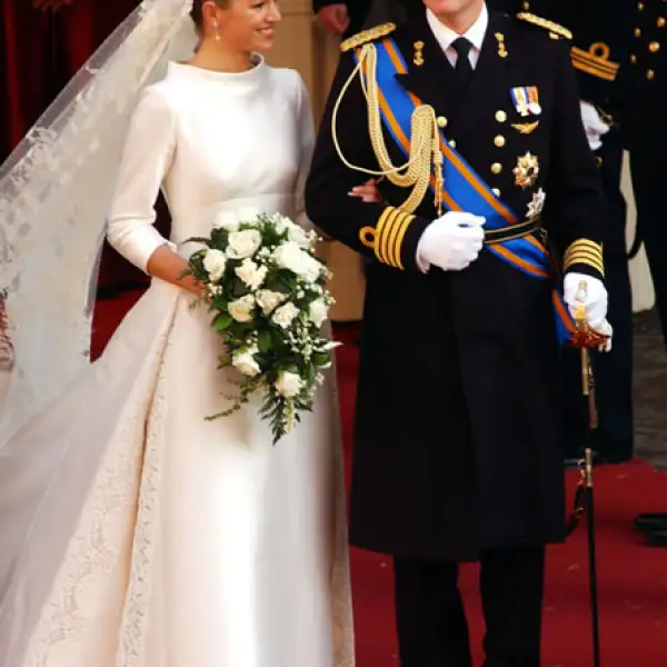 Los ahora reyes de Holanda, Máxima y Guillermo. Màxima en un vestido de Valentino.