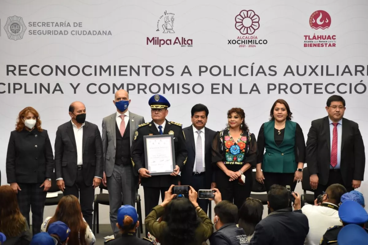 Morenistas policía.jpeg