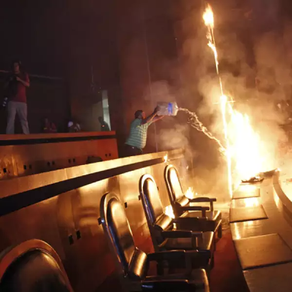 El incendio en el salón de plenos no se propagó, según  Protección Civil estatal.