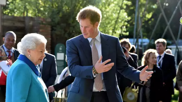 Príncipe Harry e Isabel II