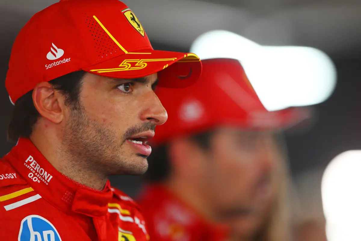 Carlos Sainz firma con Williams para 2025