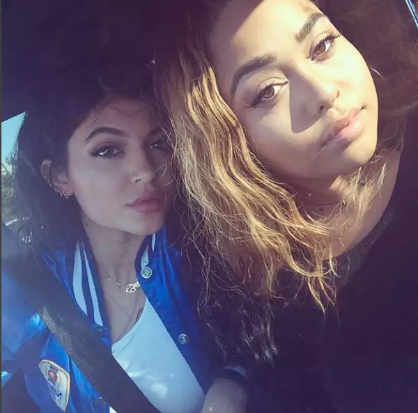 Entre agradecimientos e instantáneas con el nuevo regalo de Jordyn, así fue como ambas celebraron el cumple de una de las mejores amigas de Kylie.
