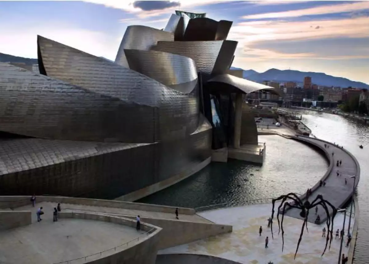 Museo Guggenheim de Bilbao. Pa�s Vasco, norte. Espa�a