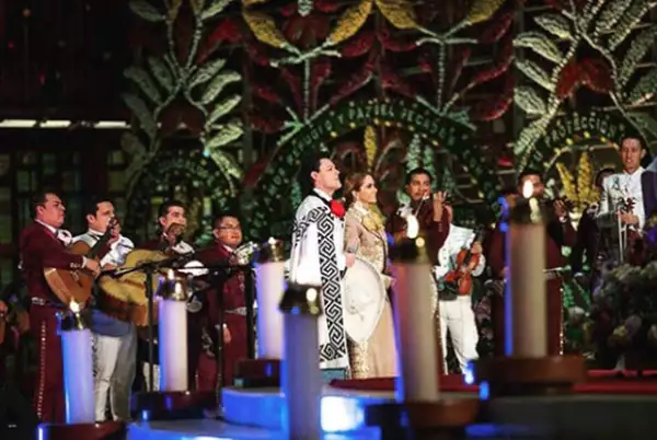 Lucero y Pedro Fernández acudieron a la basílica.