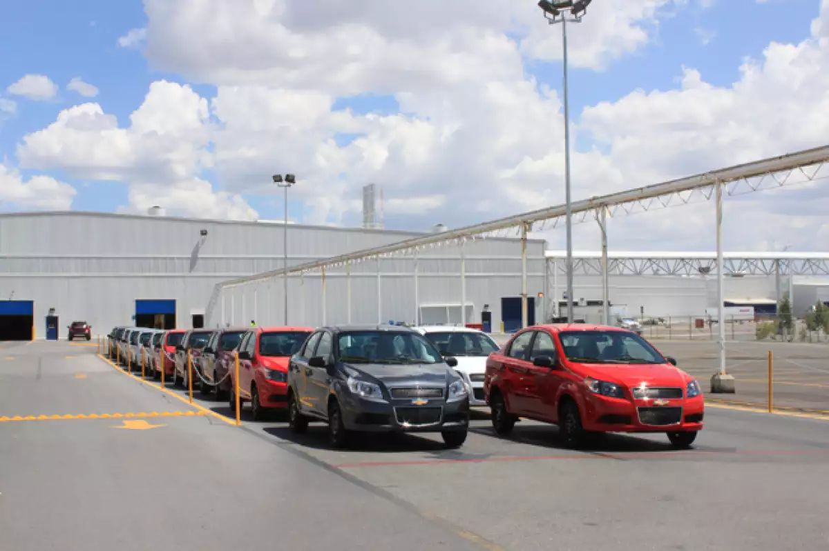 Se realizan pruebas de recorrido y se embarcan los autos para su entrega en puntos de venta