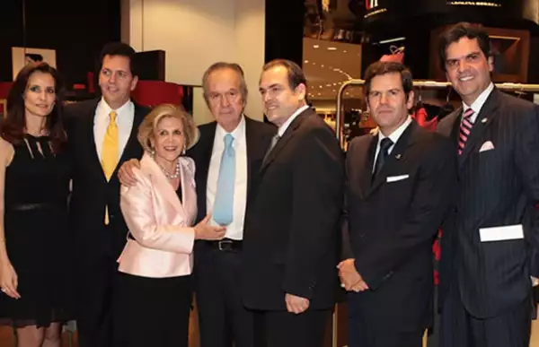 Don Alberto Baillères con toda su familia.