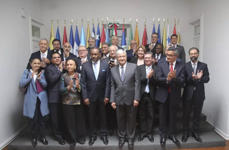 AMLO-embajadores