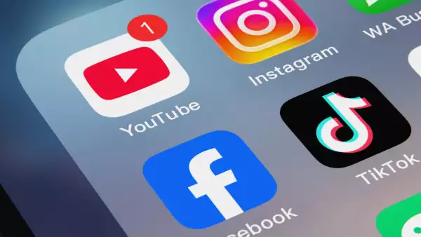 Various social apps on mobile phones