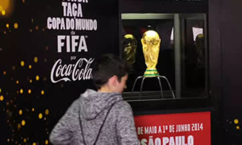 Coca-Cola es una de las empresas con el mayor grado de asociación con la FIFA. (Foto: AFP)