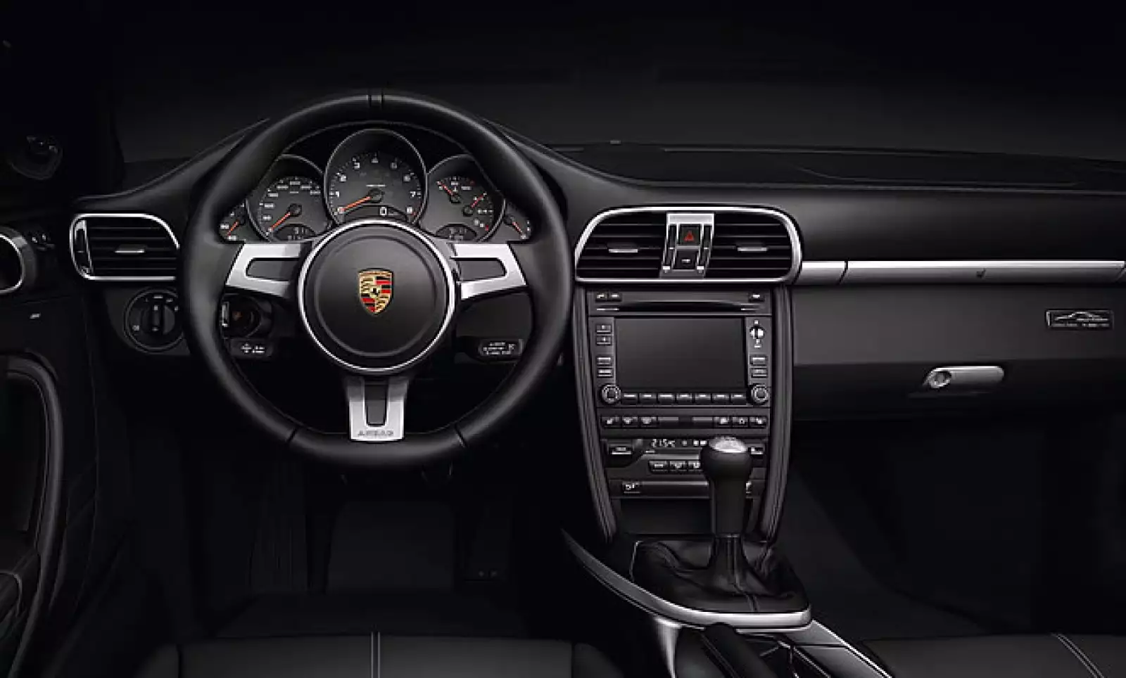 La firma teutona se alió con su compatriota BOSE para instalar un estéreo personalizado con 13 bocinas y 385 Watts de potencia.