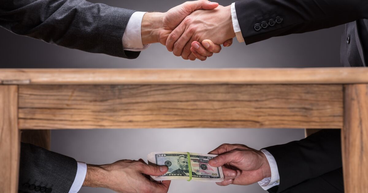 Eski bir Vitol operatörü Meksikalı yetkililere rüşvet verdi