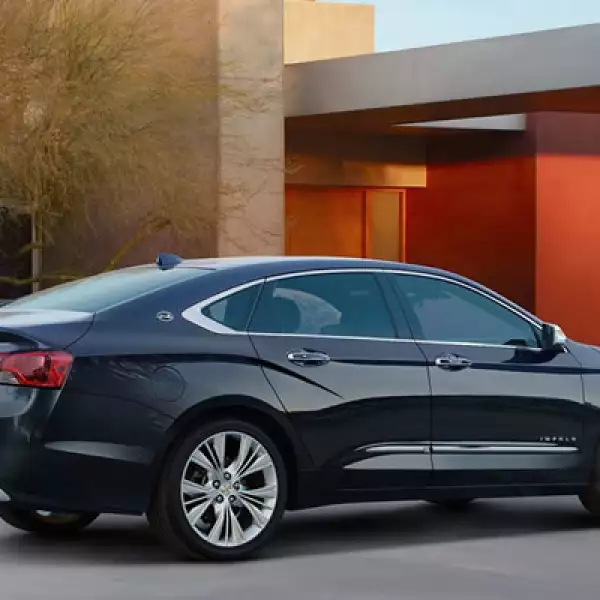 La suspensión es McPherson adelante y multilink de cuatro brazos atrás y como era de suponer, Chevrolet ha trabajado mucho para hacer de este auto muy suave, cómodo y aislado.