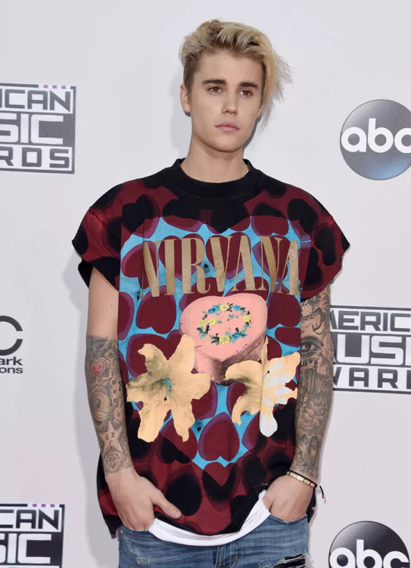 Una joven que el cantante llevó al hotel tras una noche de fiesta hizo un escándalo y llamó a la policía tras tener un ataque de histeria.