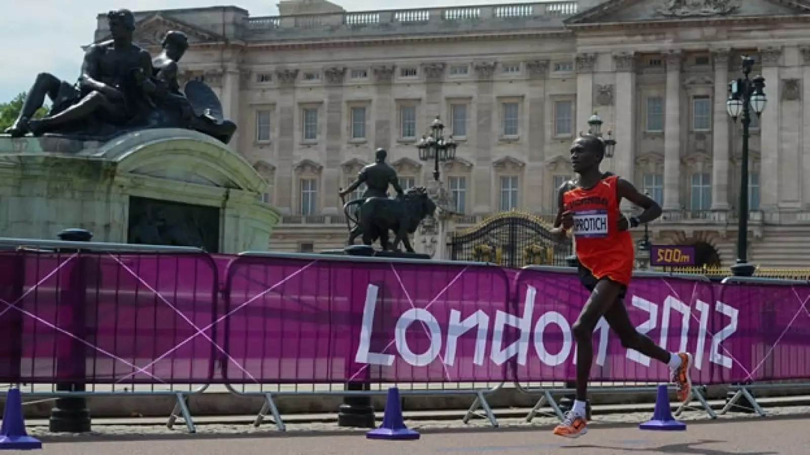 Stephen Kiprotich gana el maratón