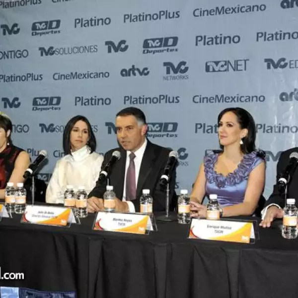 Leslie Casillas,Fidela Navarro,Julio Di-Bella,l Martha Reyes y Enrique Muñoz