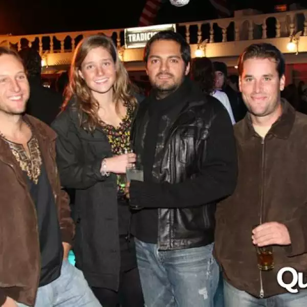 Fiesta en casa Morquecho Ice Factory