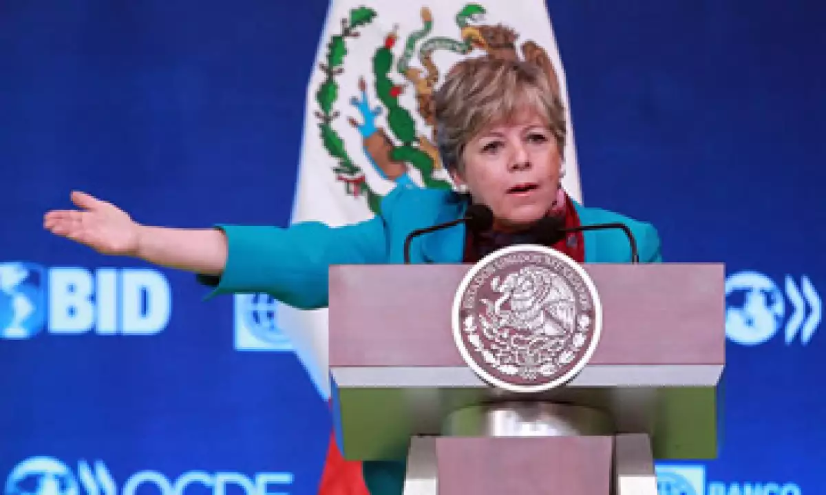 Alicia Bárcena, secretaria ejecutiva de la CEPAL, considera necesaria una reforma fiscal en México y sugiere generalizar el IVA. (Foto: Notimex)