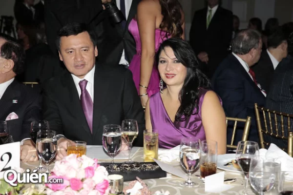 Miguel Ángel Osorio Chong (Secretario de Gobernación), Laura Vargas de Osorio
