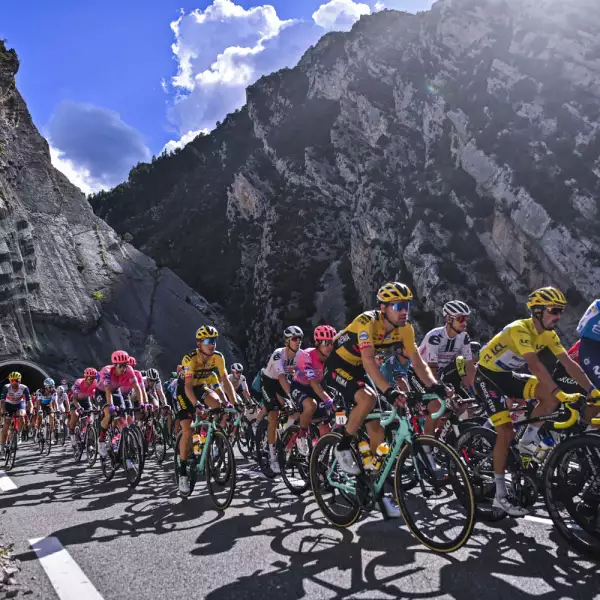 CYCLING-FRA-TDF2020-STAGE3