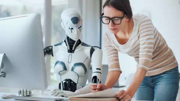 Mi empresa está implementando IA y temo por mi empleo, ¿cómo me preparo?