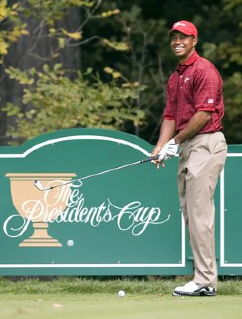 El Museo del Calzado de la Ciudad de México cuenta a partir de ahora con un nuevo par de zapatos en su colección, que fueron otorgados por el destacado golfista estadounidense.