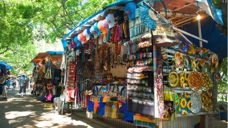 Uno de los lugares más populares para comprar la artesanía local y dar un agradable paseo.