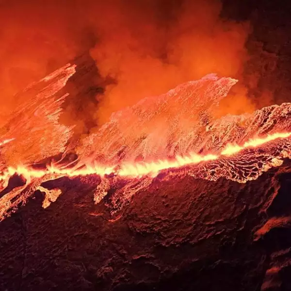 Foto de la erupción del volcán en Islandia
