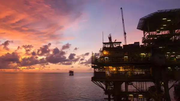 El campo Zama se encuentra a una profundidad de 150 metros, lo que representa complejidades técnicas que aún no han sido exploradas del todo por Pemex.