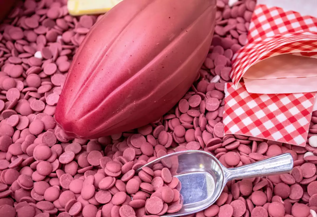 Así es ruby, el chocolate rosa perfecto para postres