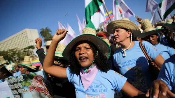March of the Daisies, calling for equal rights for women working in rural areas and forests, in Brasilia