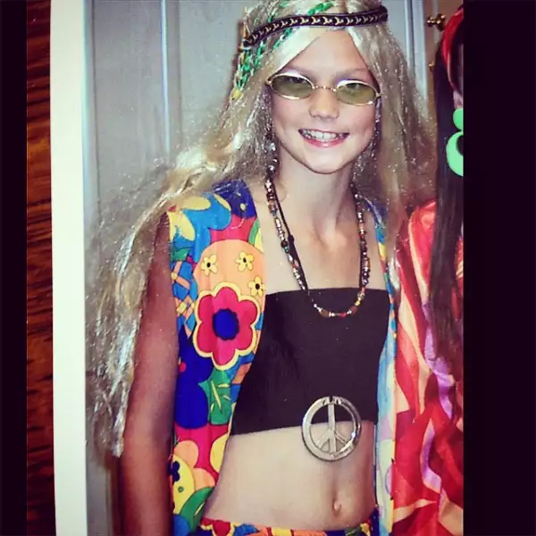 Hoy mi mamá me recordó que antes de Coachella, existía esto, escribió la guapa modelo, en su tbt como adolescente.