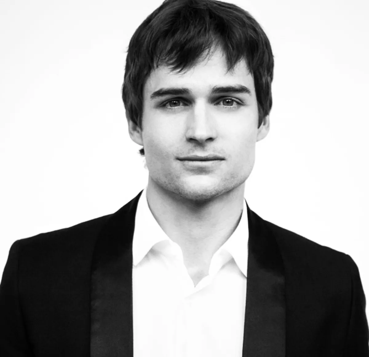 Jon Ecker, uno de los Solteros en la Mira de Quién.com