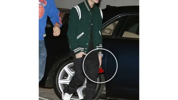 A bordo de un llamativo Ferrari azul, Justin llevó a cenar a Ashley Moore a un exclusivo restaurante francés en Beverly Hills, California el pasado martes.