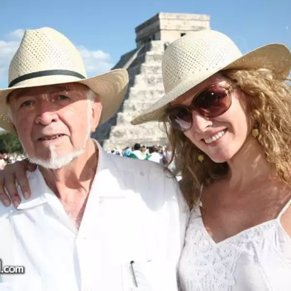 Raul Echeverría,Liza Echeverría