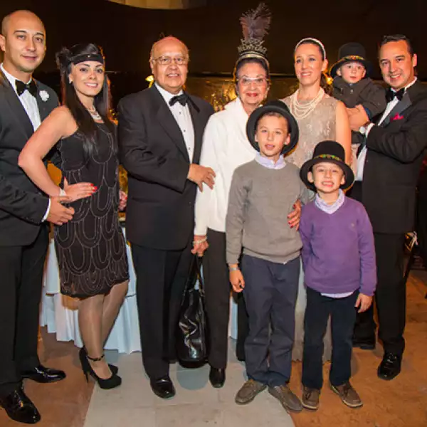 Gonzalo Salazar,Rubí Rodríguez,Gonzalo Salazar Bernal,Guadalupe Jiménez de Salazar,Constancio Salazar,con los niños Andrés,Alonso,y Rodrigo Salazar