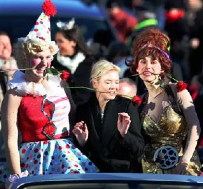 La actriz recibió el Hasty Puding, un reconocimiento que entrega el grupo de teatro Harvard a las figuras más notorias y talentosas del espectáculo.