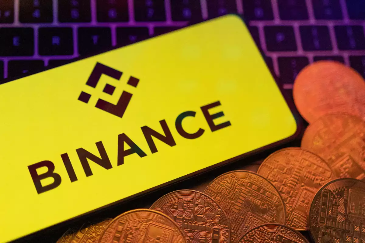 logo de binance en un smartphone