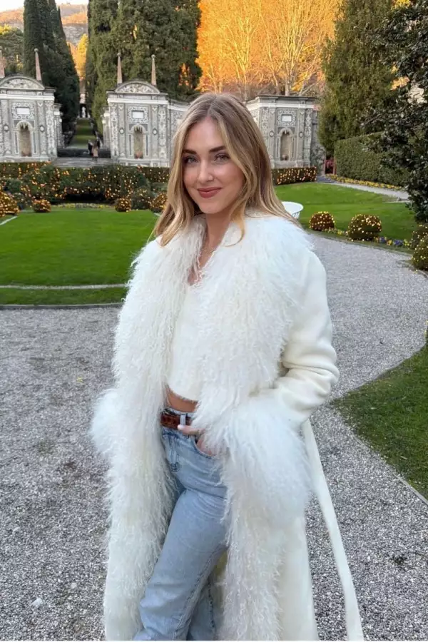Chiara vistiendo comoda pero con glamour