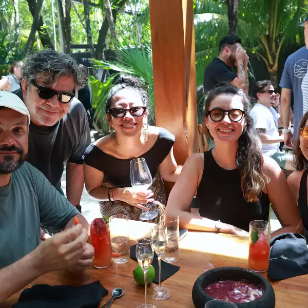  Mario Malvaez , Rulo,  Maryann Yong, chef  Fabiola Escobosa e I
