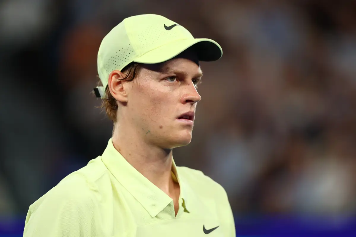 Sinner renuncia al US Open por una lesión en la rodilla: esto es lo que se sabe