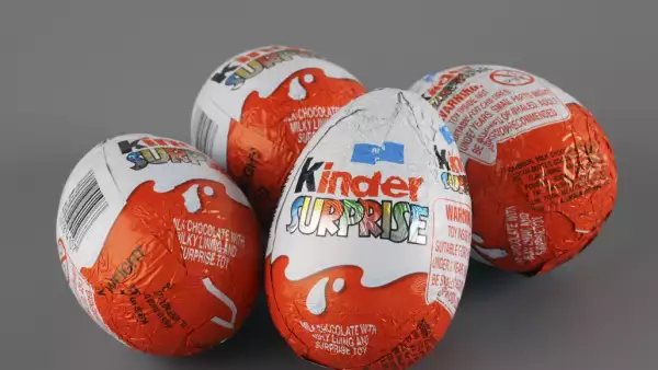 La organización Foodwatch indicó que las envoluras del Kinder Sorpresa tienen sustancias que pueden causar cáncer y dañar el genoma humano.